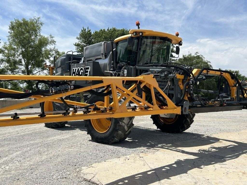 2016 Hagie STS16 Self-Propelled Sprayer