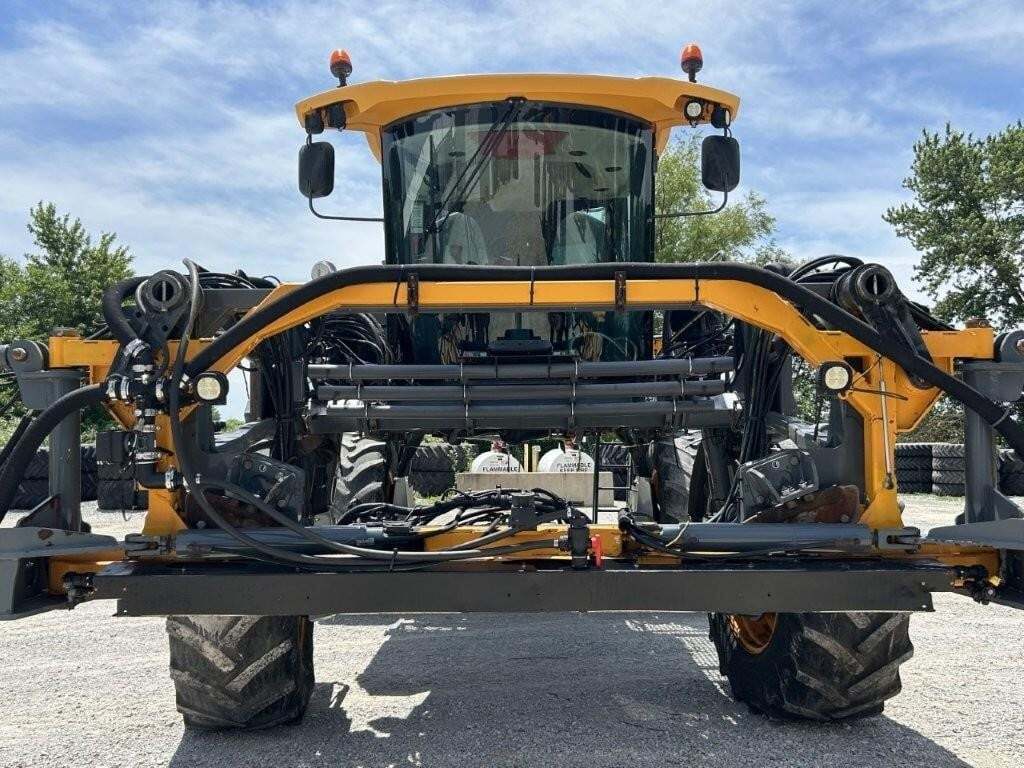 2016 Hagie STS16 Self-Propelled Sprayer