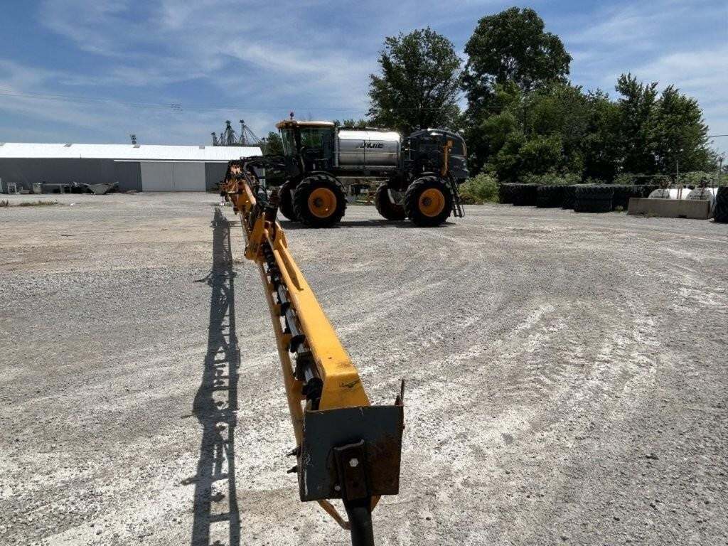2016 Hagie STS16 Self-Propelled Sprayer