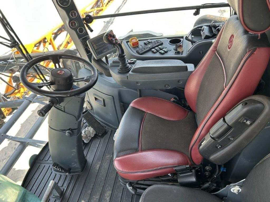 2016 Hagie STS16 Self-Propelled Sprayer