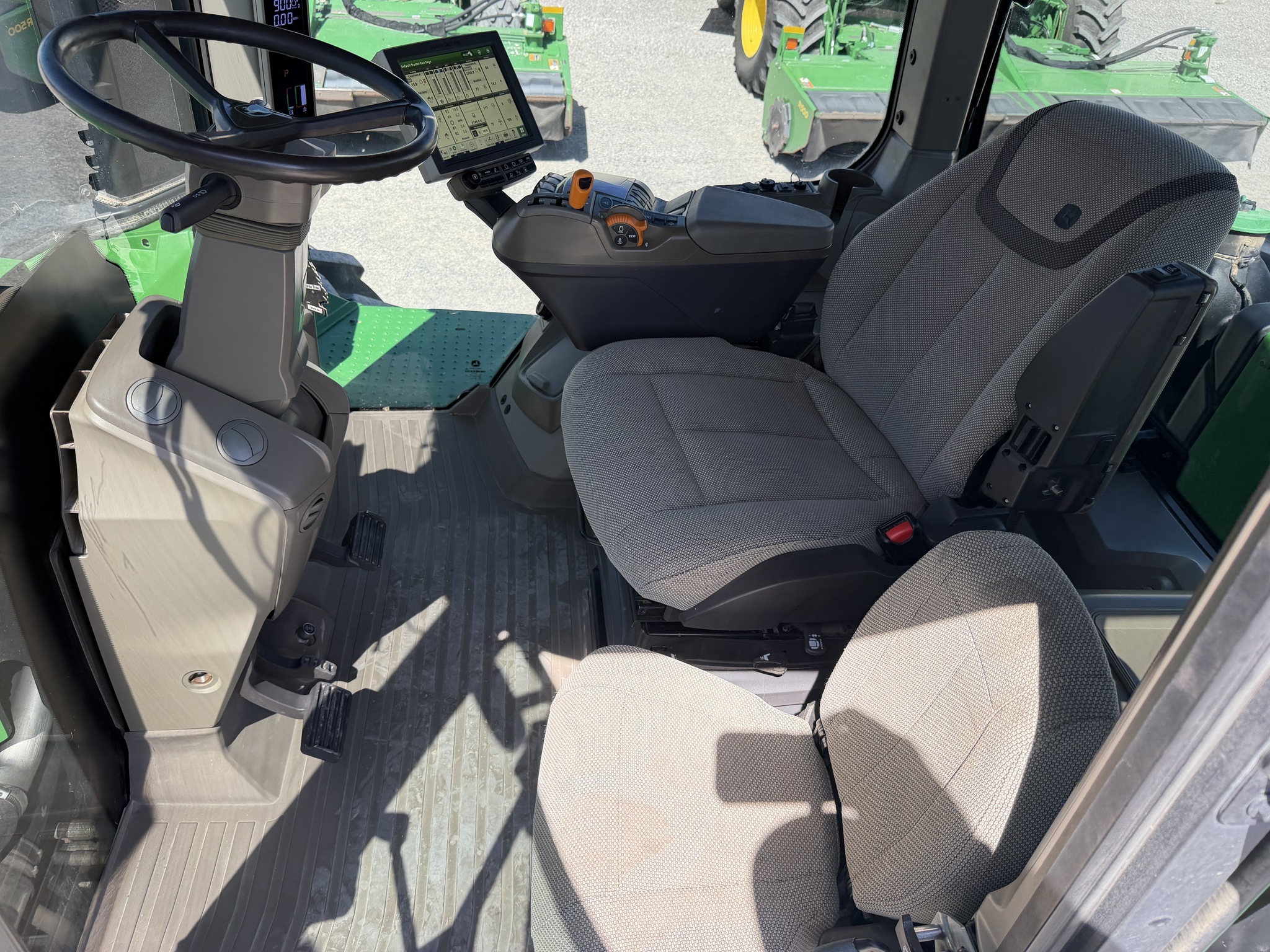 2022 John Deere 9R 490 Tractor