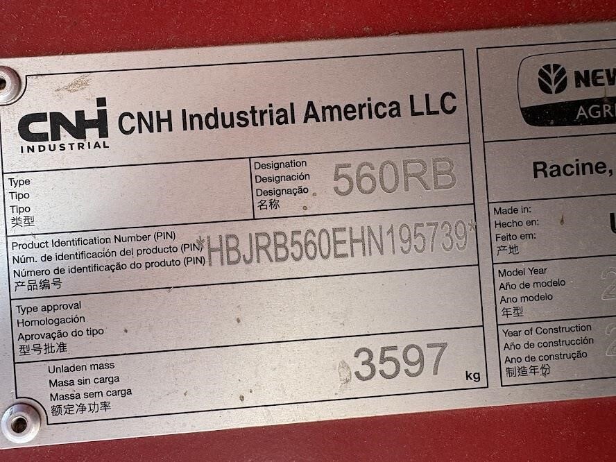 2017 New Holland Roll-Belt 560 Round Baler