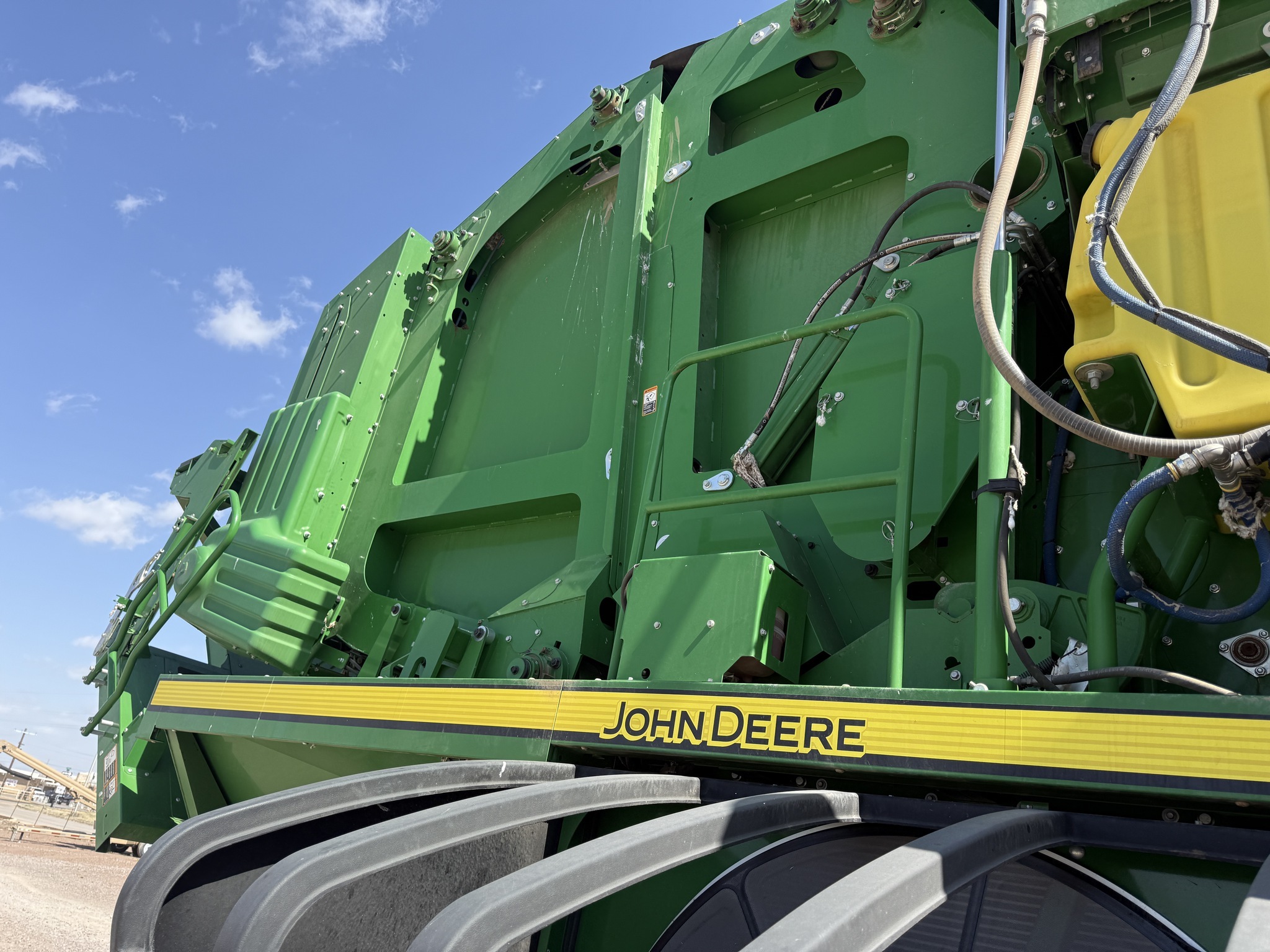 2021 John Deere CS690 Cotton Equipment