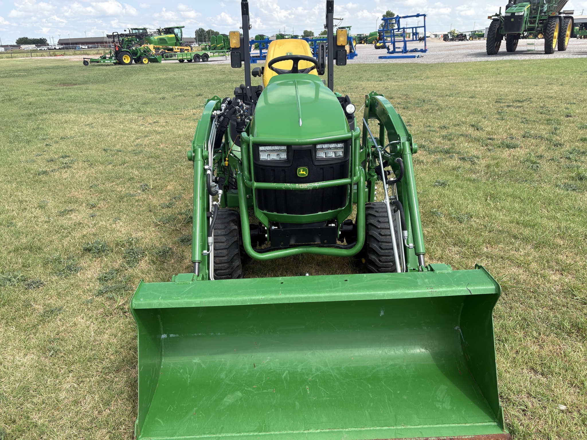 2023 John Deere 1025R Tractor