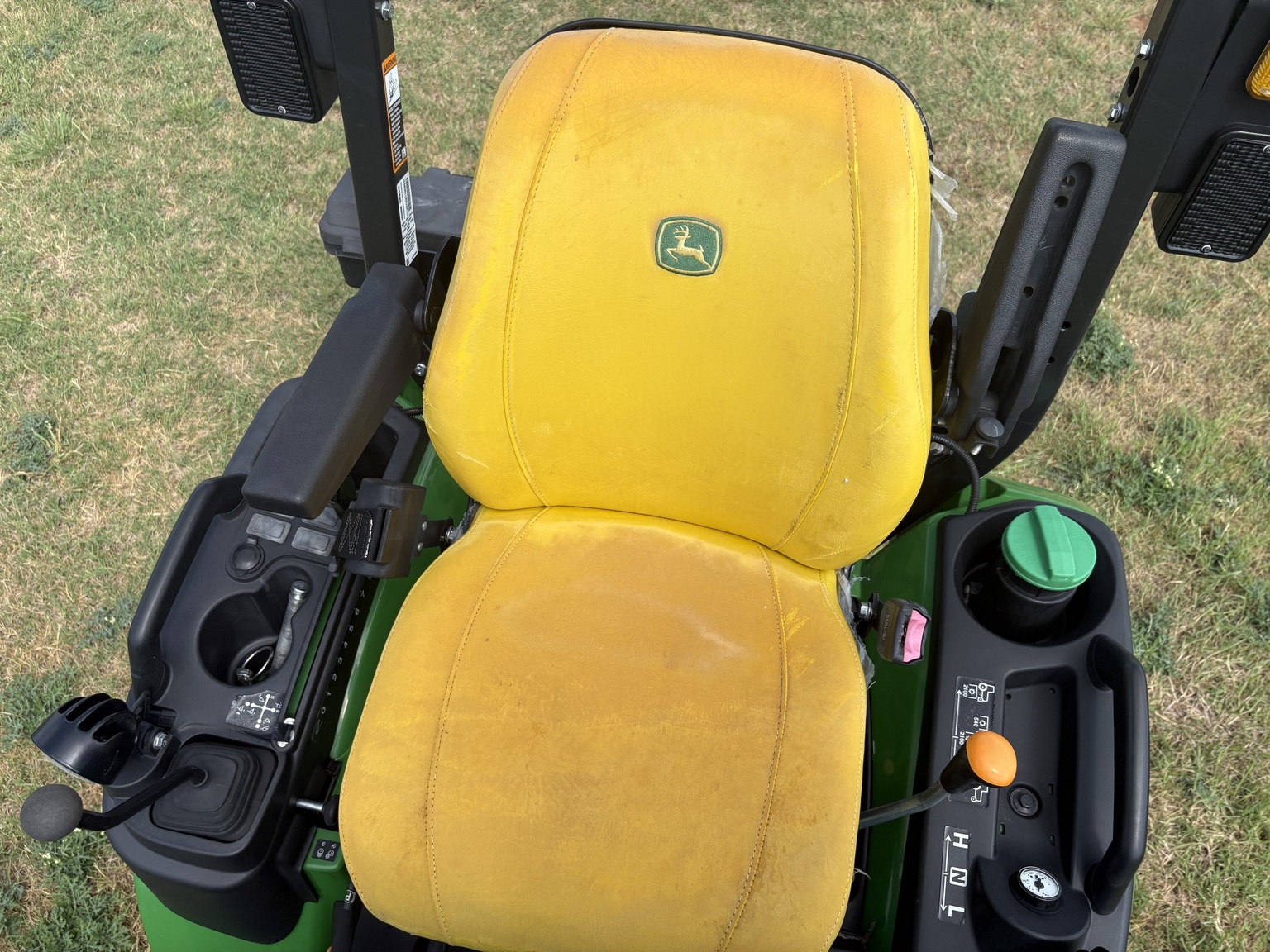 2023 John Deere 1025R Tractor