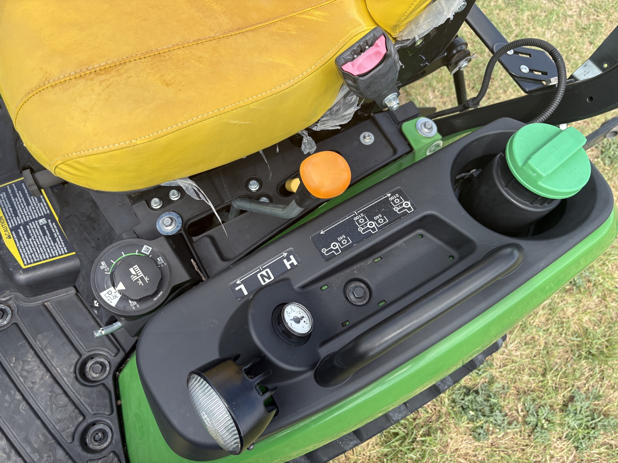 2023 John Deere 1025R Tractor