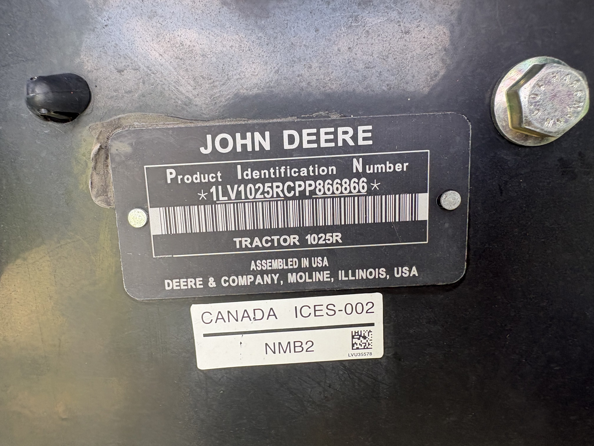 2023 John Deere 1025R Tractor