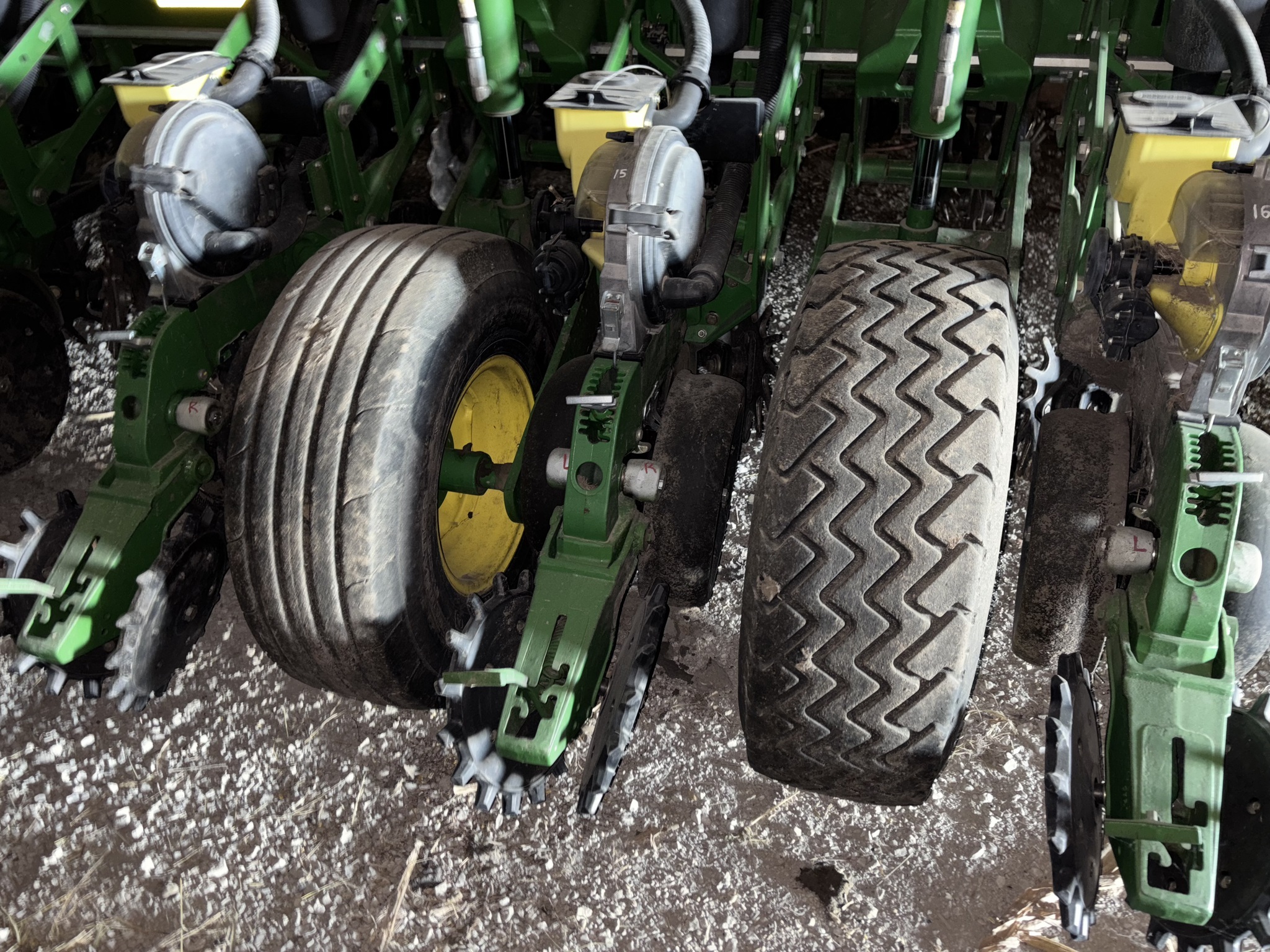 2013 John Deere 1770NT CCS Planter