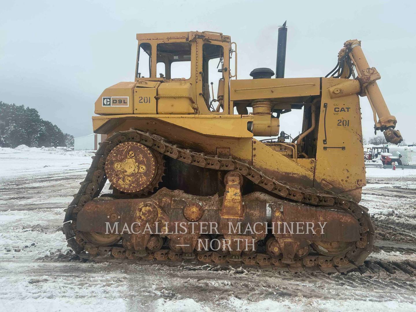 1982 Caterpillar D9L Dozer