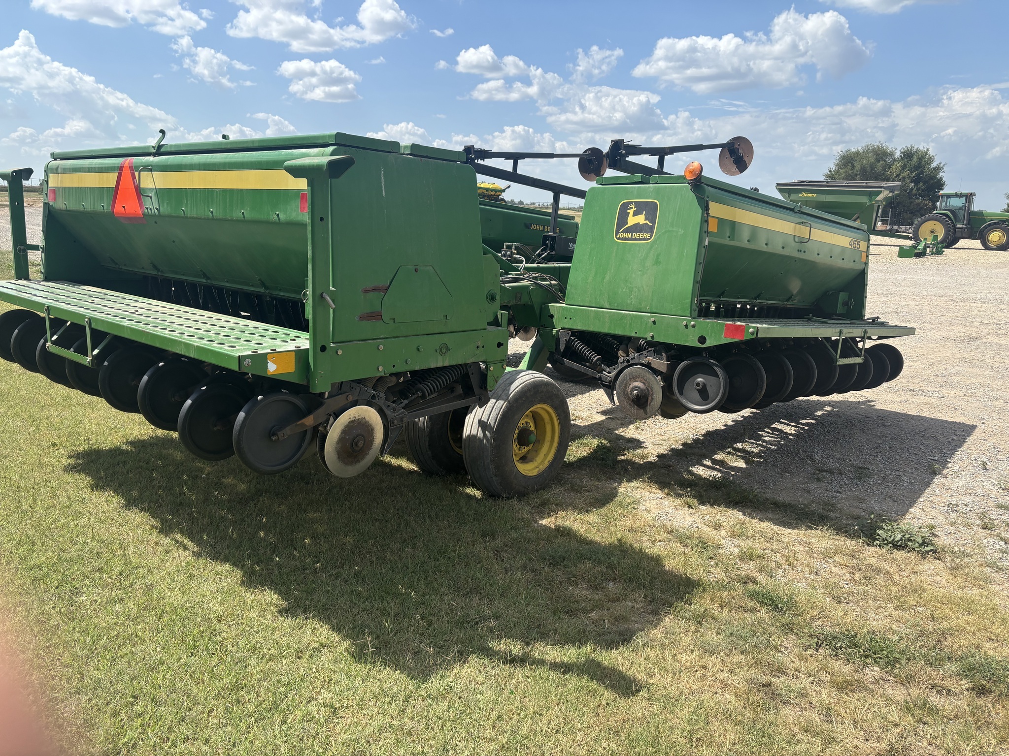 1993 John Deere 455 Drill