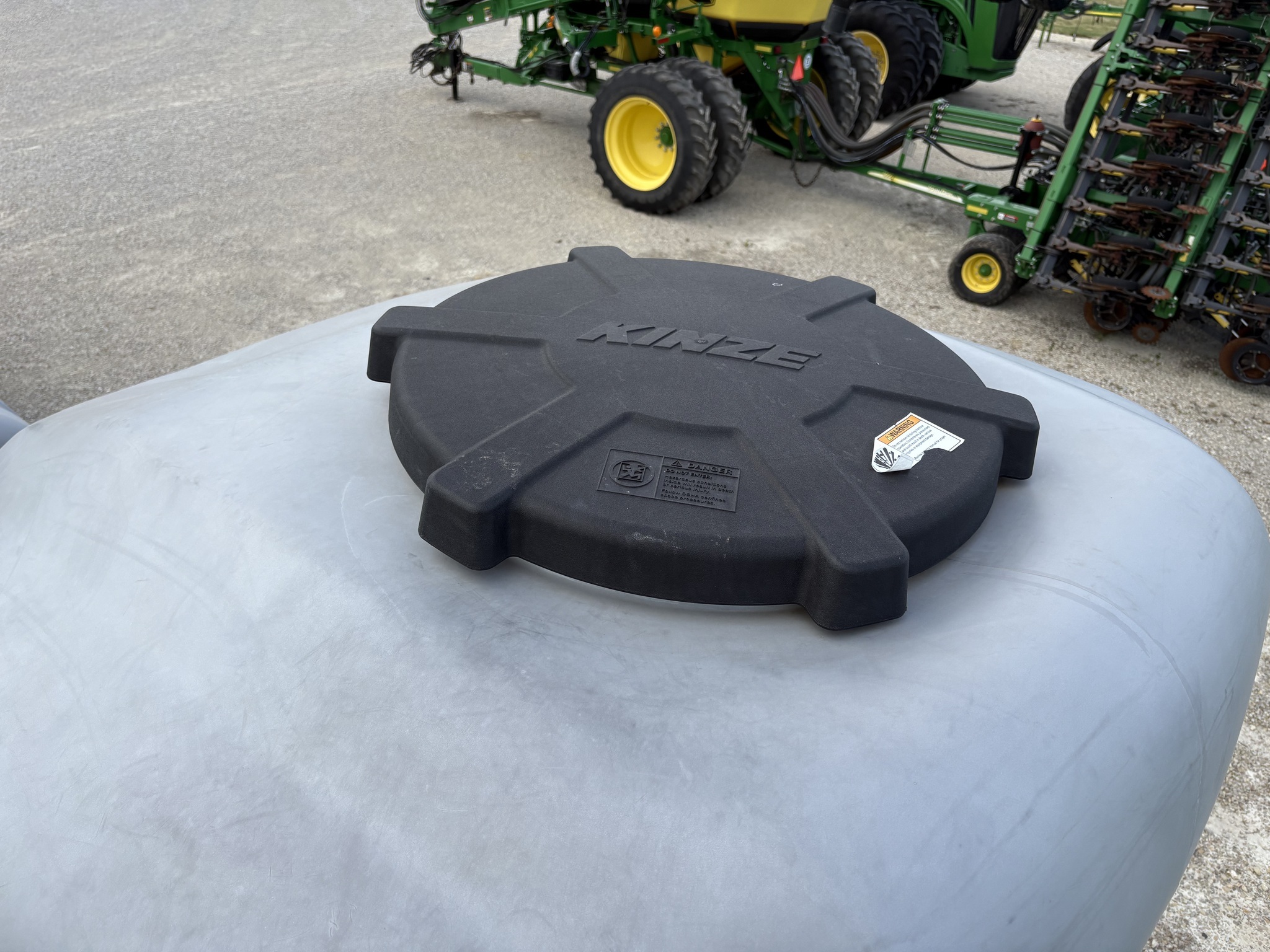 2021 Kinze 4905 Planter