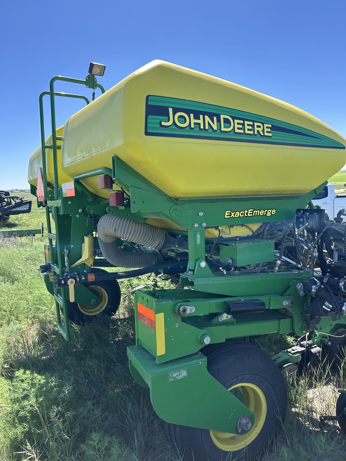2016 John Deere 1725 CCS Planter