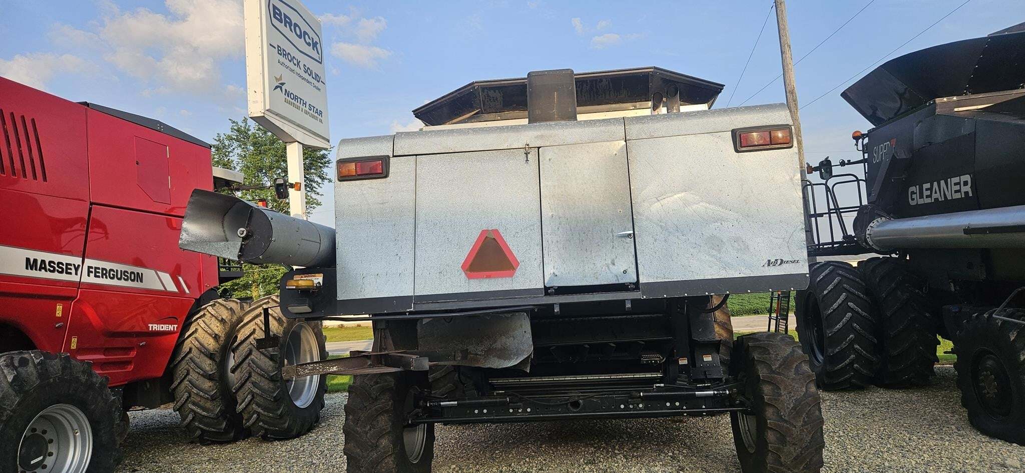 1994 Gleaner R62 Combine