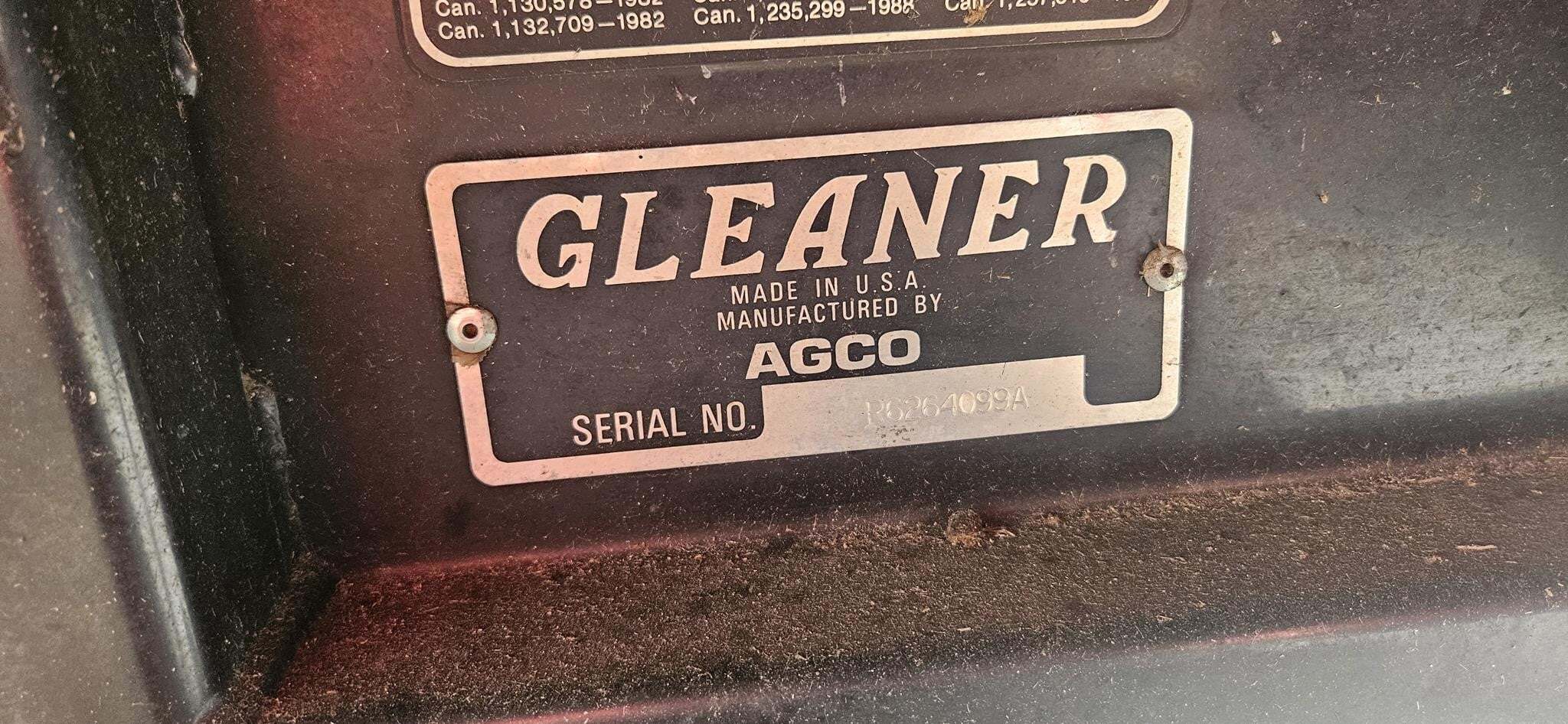 1994 Gleaner R62 Combine