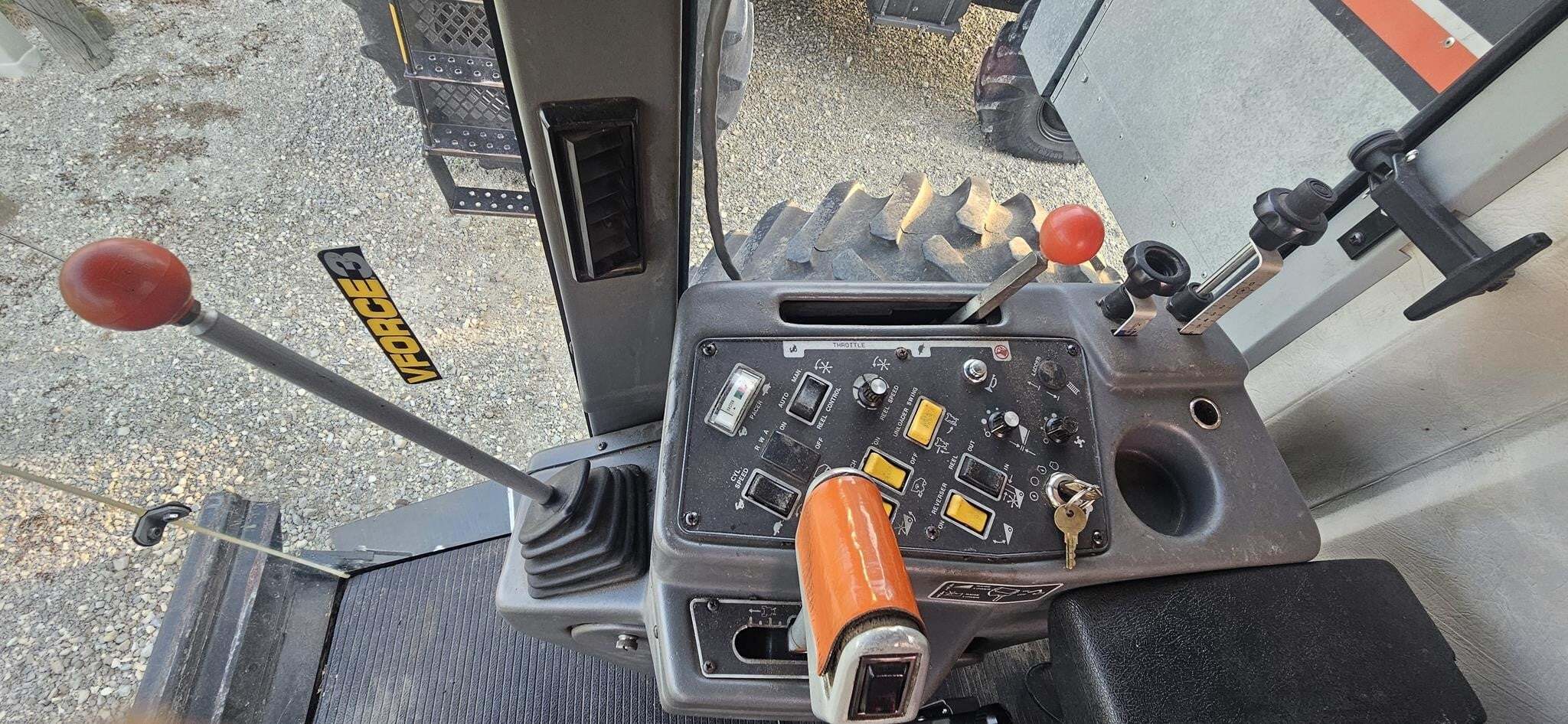 1994 Gleaner R62 Combine