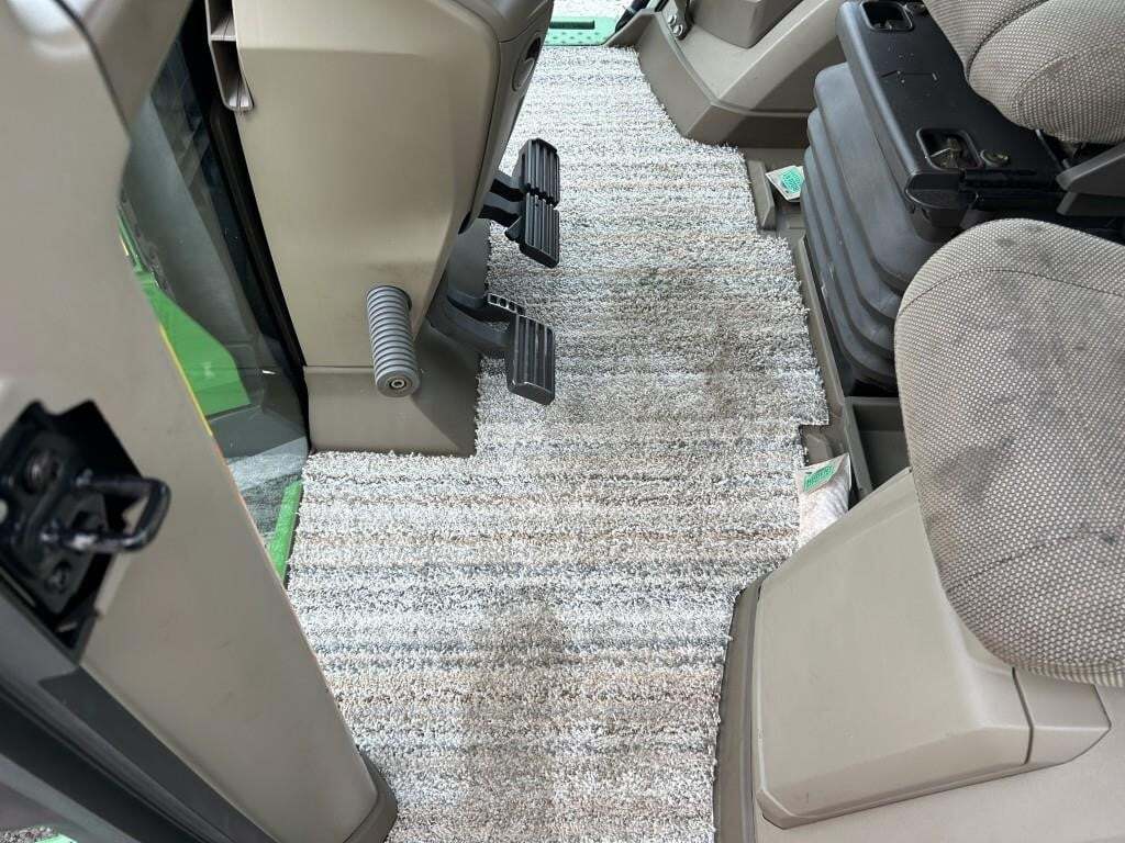 2021 John Deere 8R 310 Tractor