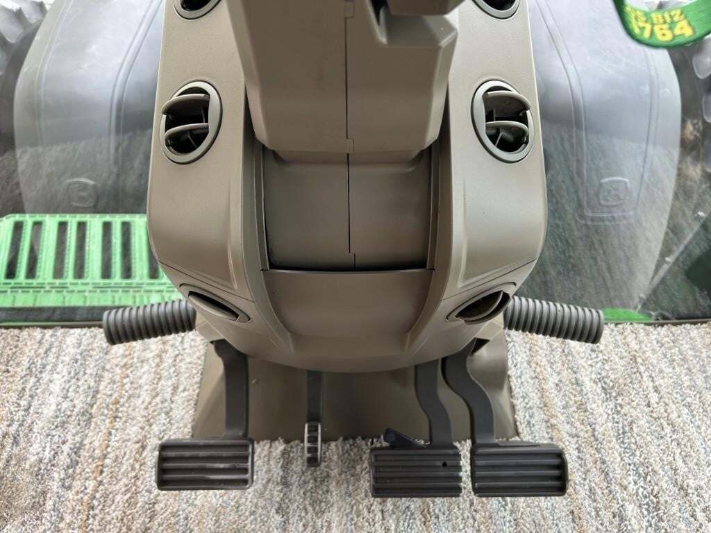 2021 John Deere 8R 310 Tractor