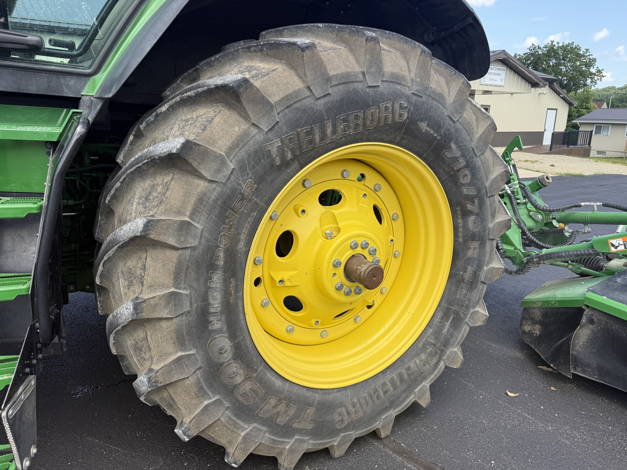 2021 John Deere 7R 330 Tractor