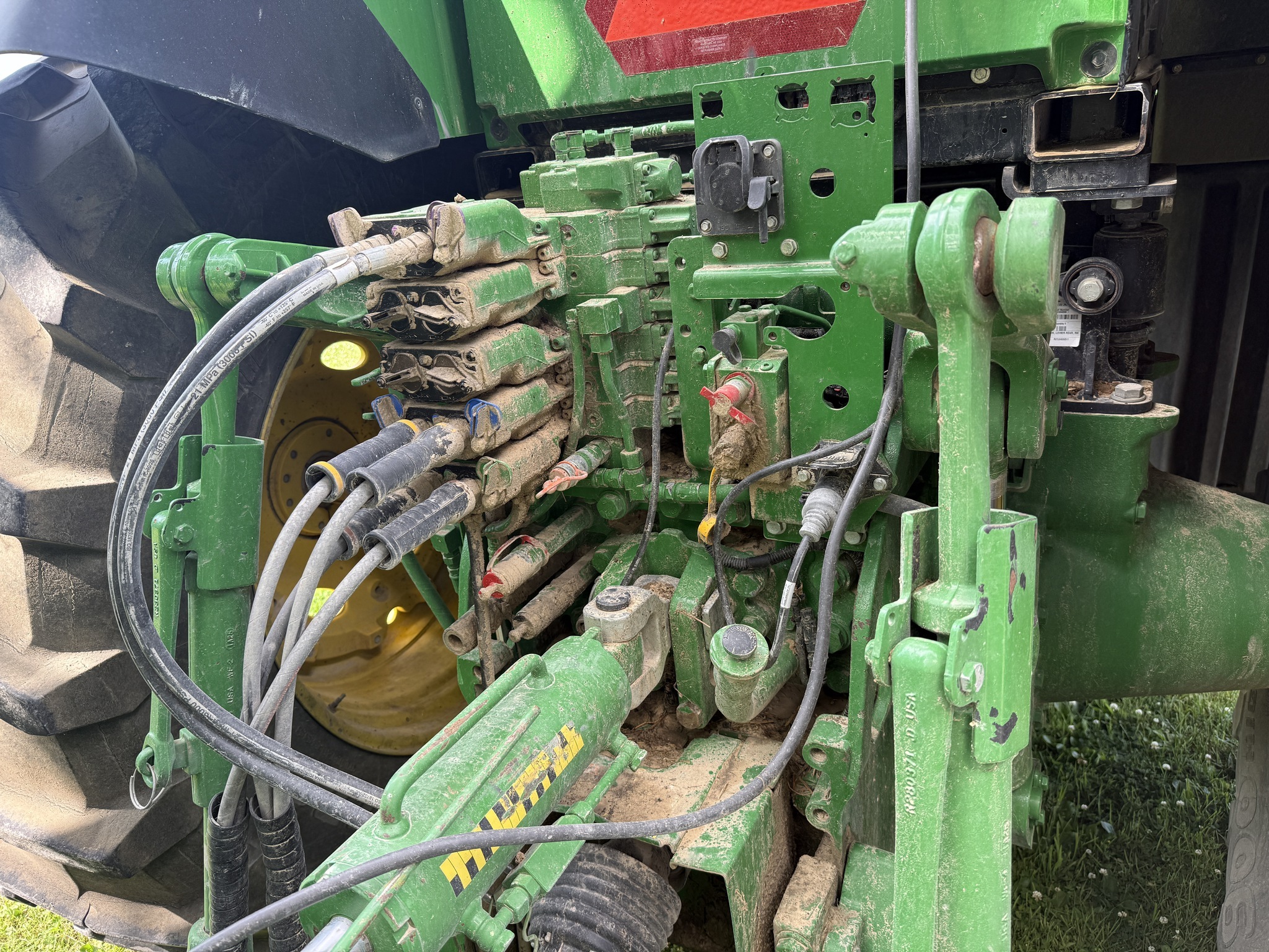 2021 John Deere 7R 330 Tractor