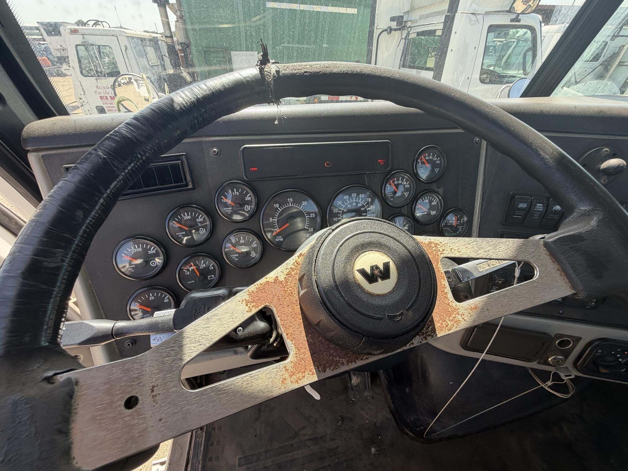 2016 Western Star 4700 Semi Trucks/Trailer