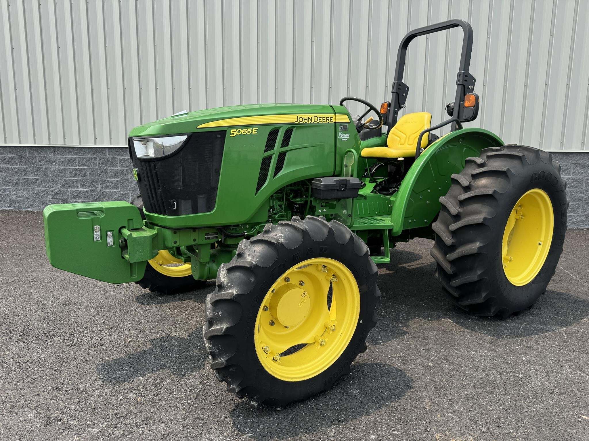 2016 John Deere 5065E Tractor