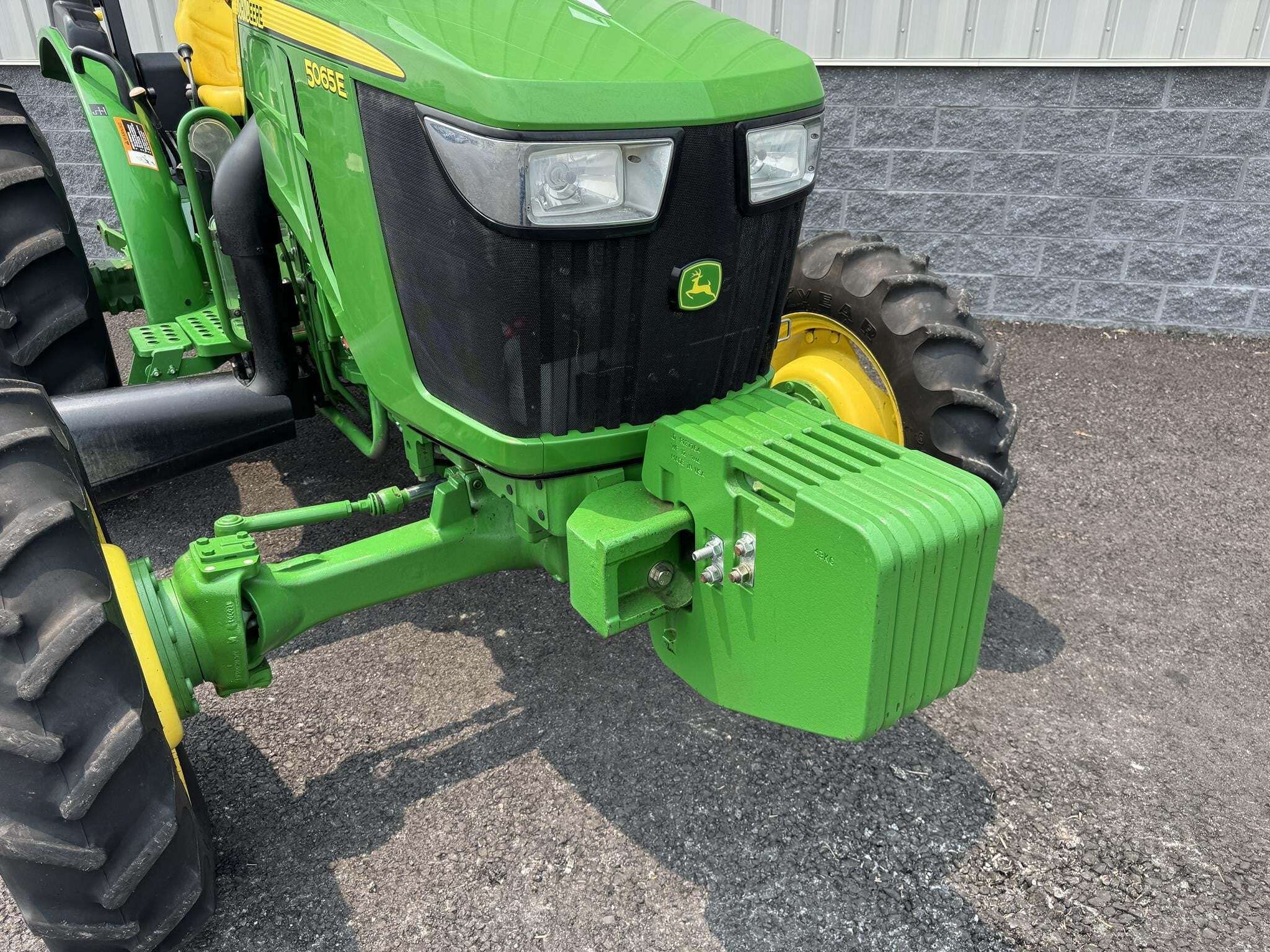 2016 John Deere 5065E Tractor