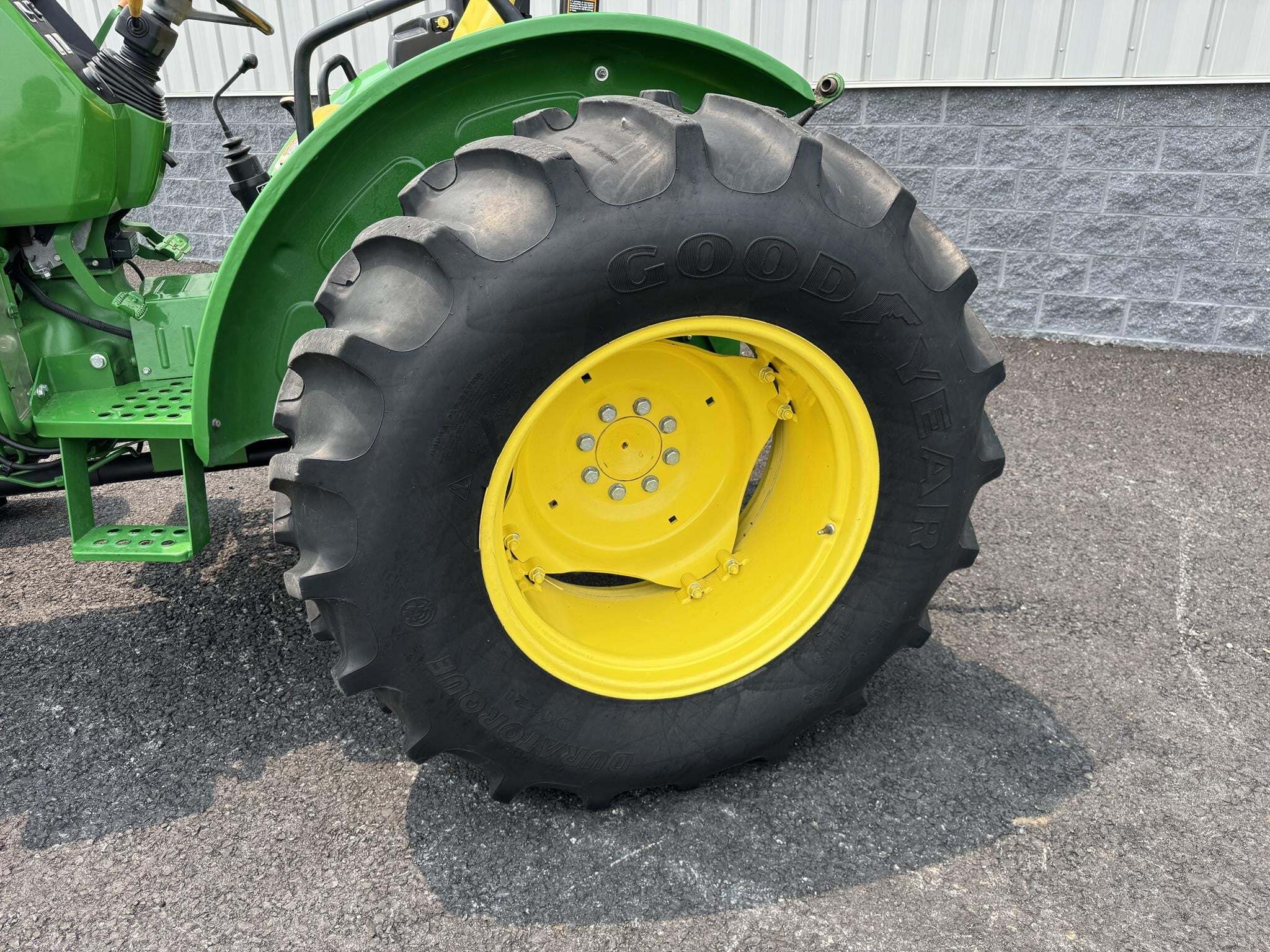 2016 John Deere 5065E Tractor