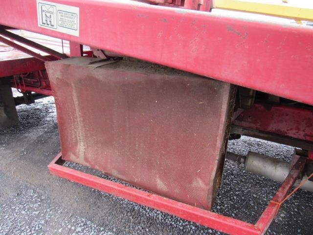  New Holland 1069 Bale Wagons and Trailer