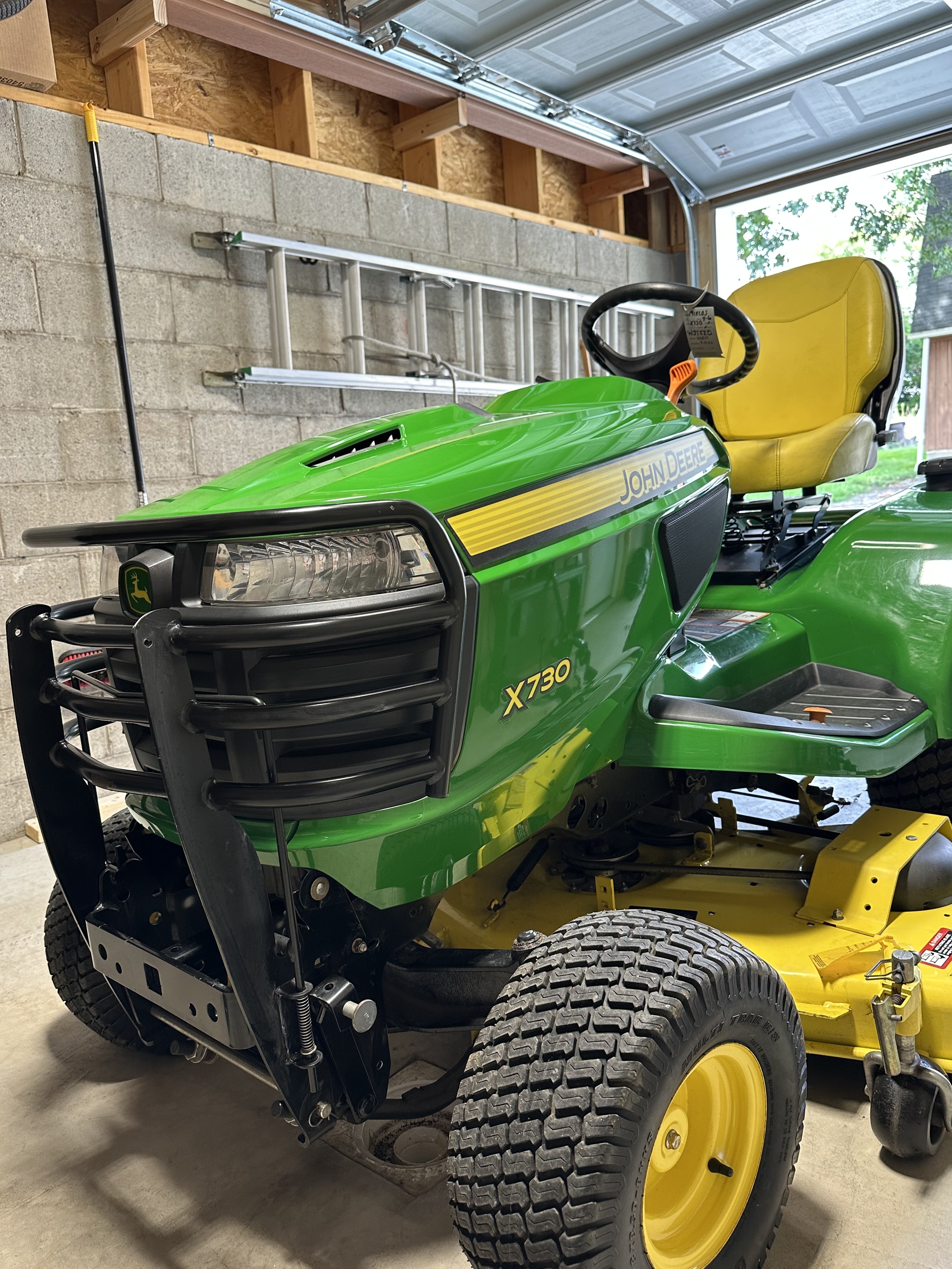 2013 John Deere X730 Lawn Mower