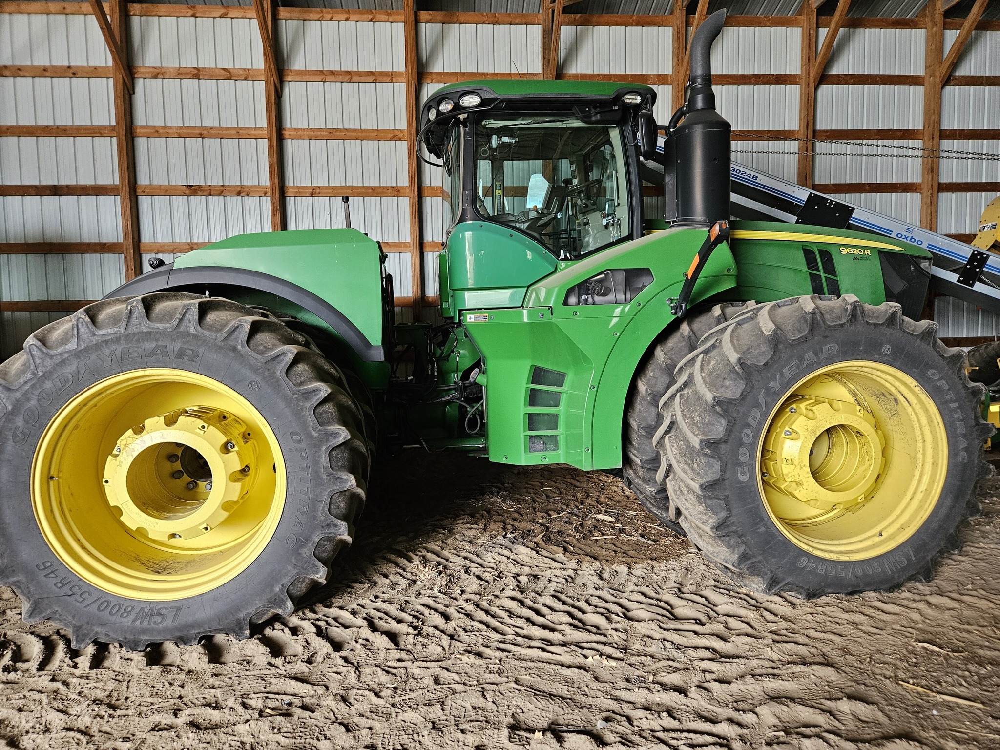 2015 John Deere 9620R Tractor