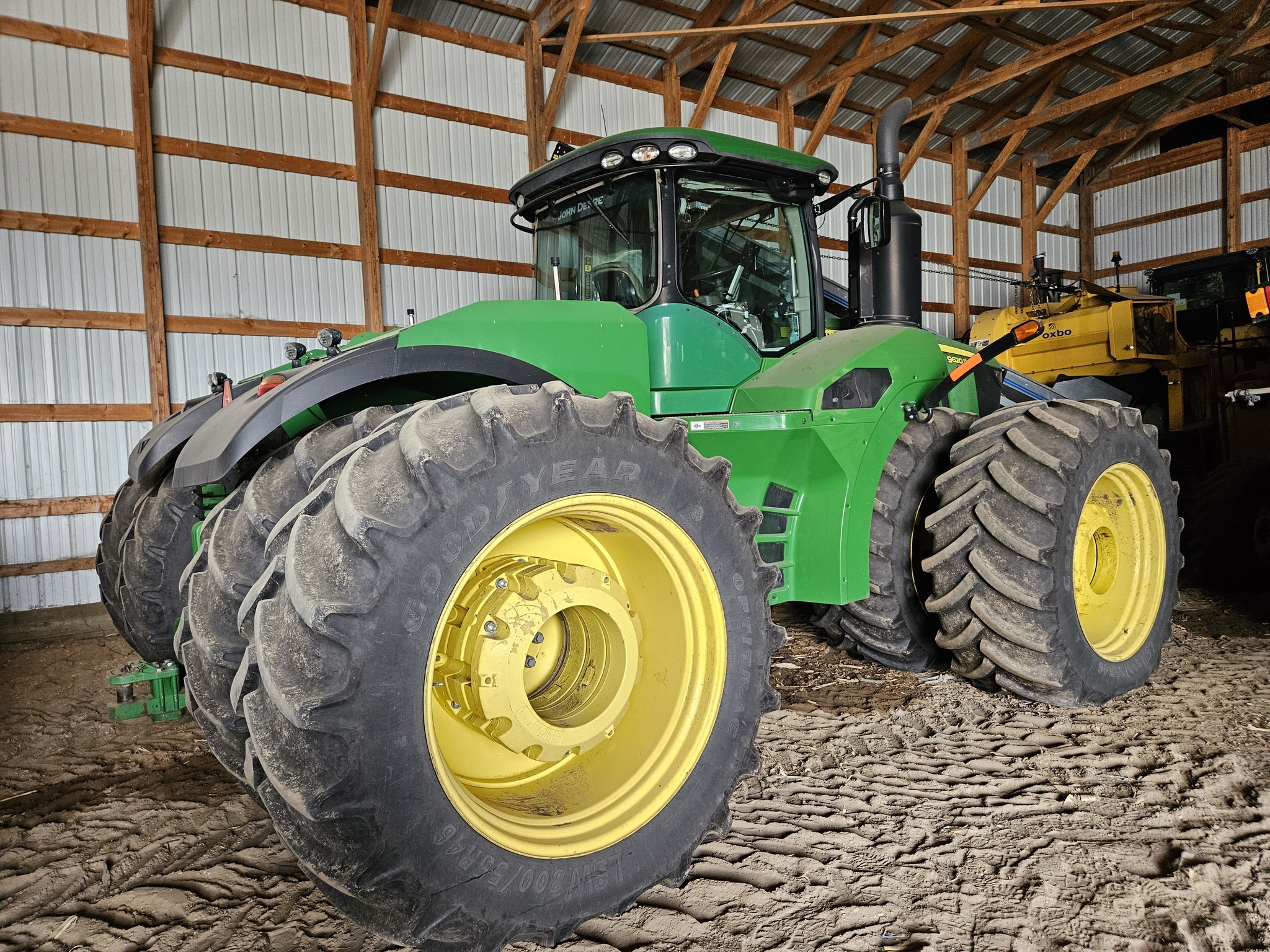 2015 John Deere 9620R Tractor