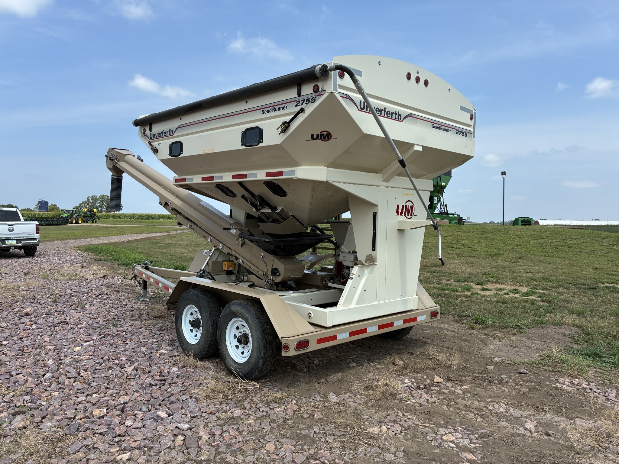 2022 Unverferth 2755XL Seed Tender