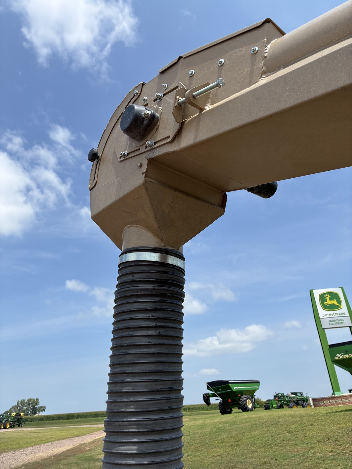 2022 Unverferth 2755XL Seed Tender