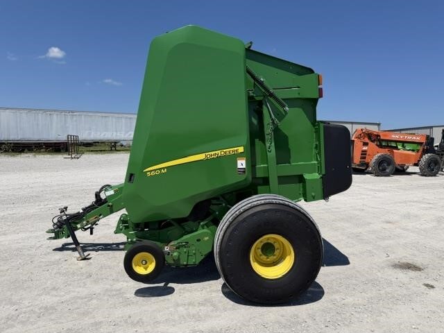  John Deere 560M Round Baler