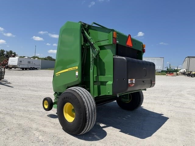  John Deere 560M Round Baler