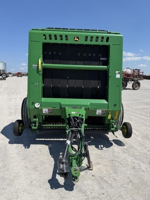  John Deere 560M Round Baler