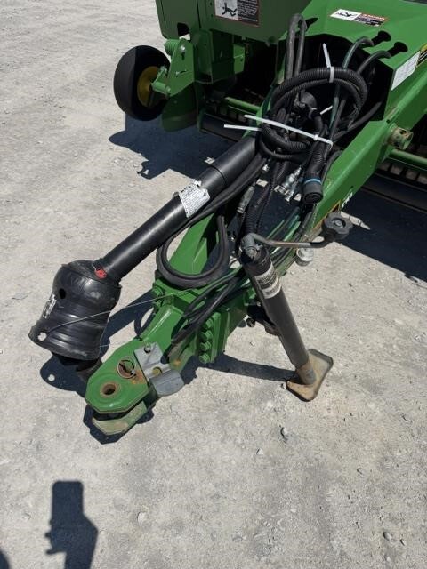  John Deere 560M Round Baler