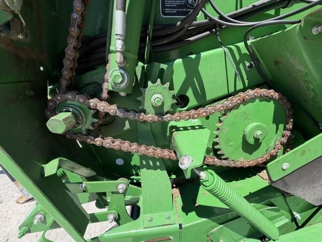  John Deere 560M Round Baler