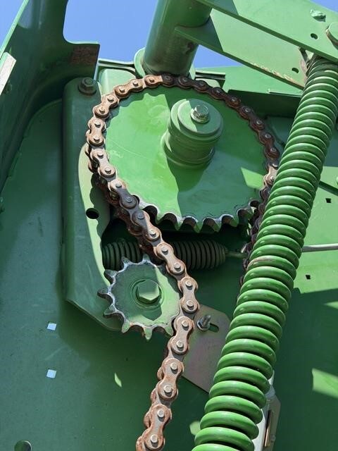  John Deere 560M Round Baler