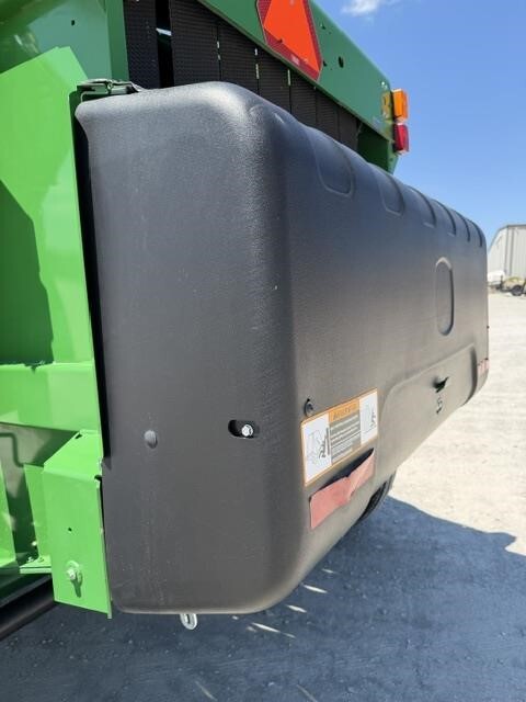 John Deere 560M Round Baler