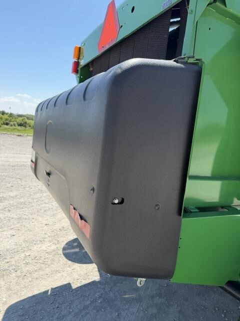  John Deere 560M Round Baler
