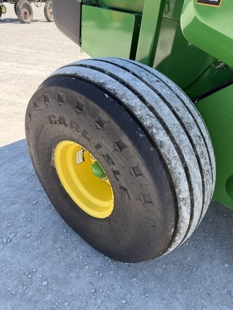  John Deere 560M Round Baler
