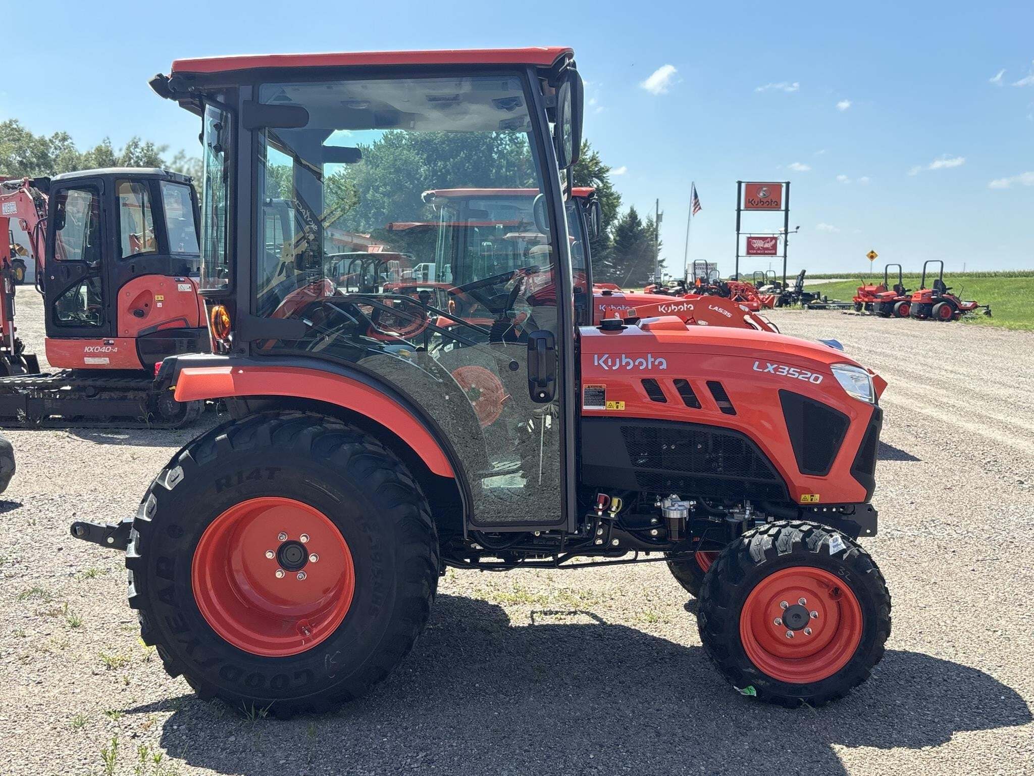 2026 Kubota LX3520HSDC Tractor