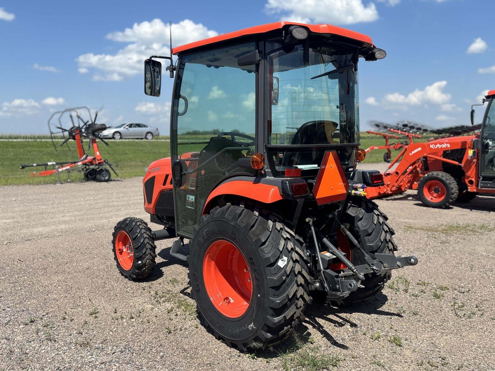 2026 Kubota LX3520HSDC Tractor