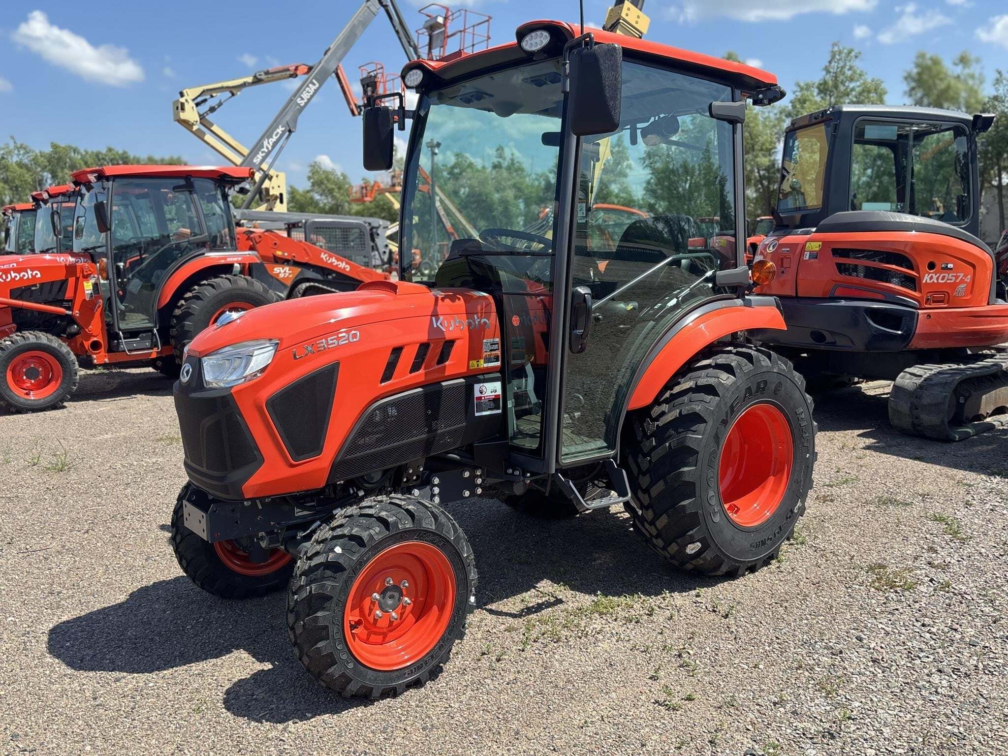 2026 Kubota LX3520HSDC Tractor