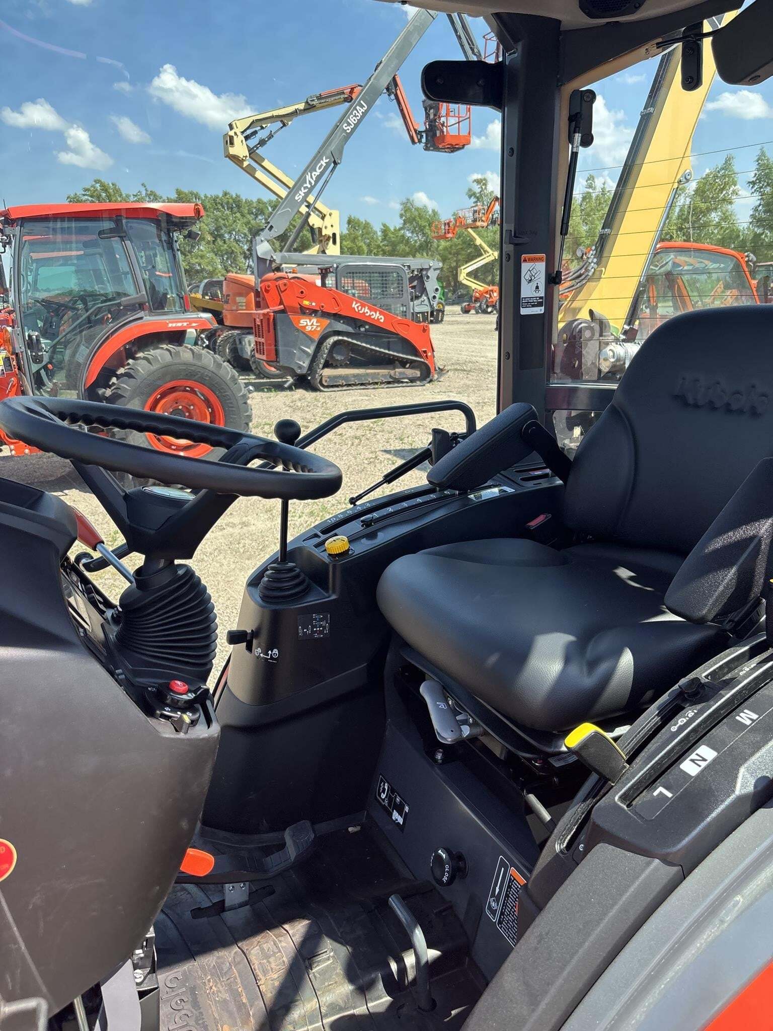 2026 Kubota LX3520HSDC Tractor