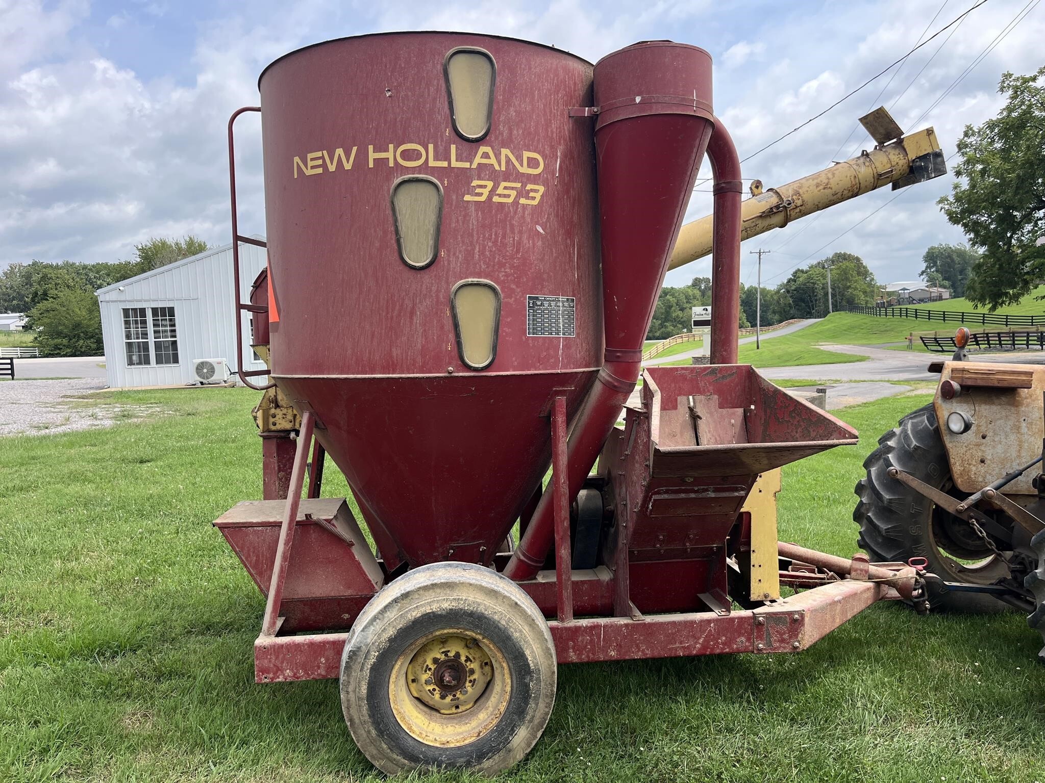  New Holland 353 Grinders and Mixer