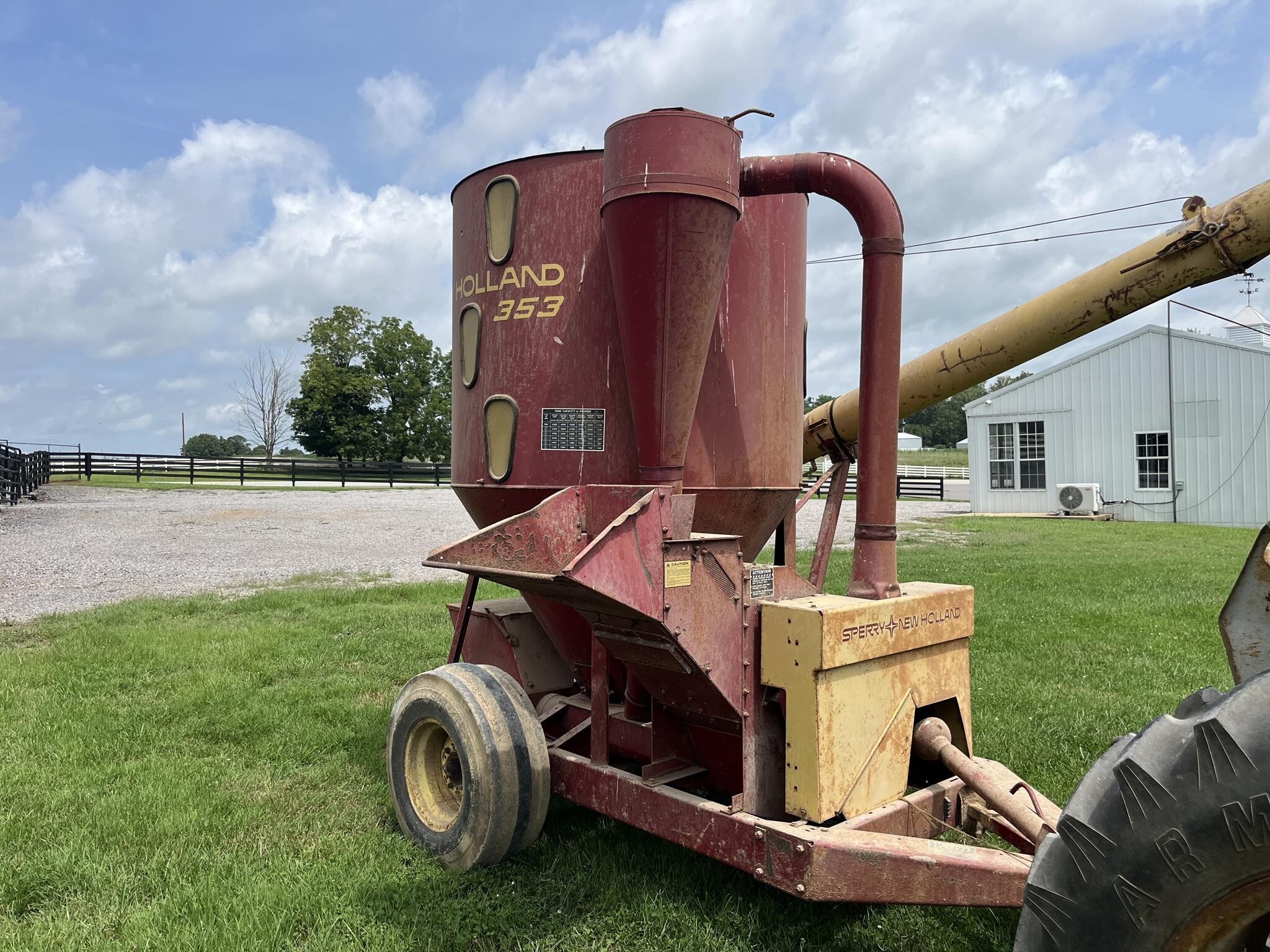  New Holland 353 Grinders and Mixer