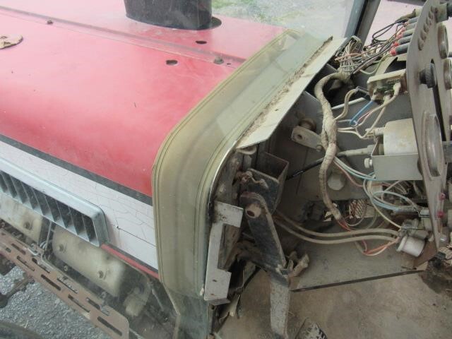 1975 Massey Ferguson 2805 Tractor