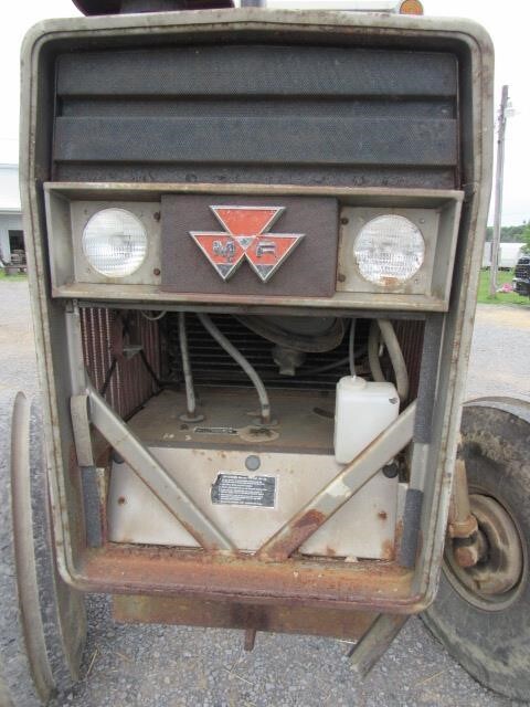 1975 Massey Ferguson 2805 Tractor